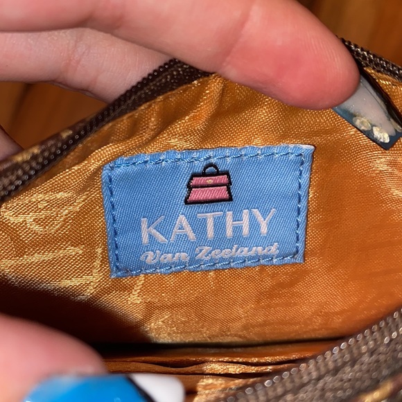 KATHY VAN ZEELAND WRISTLET GOLD~COMES WITH CHARM - Picture 6 of 7